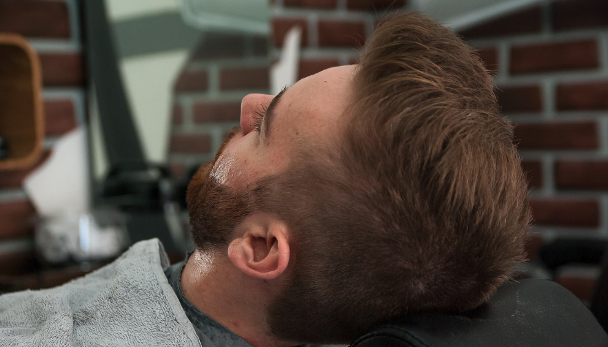 Hot Towel Shave vs Regular Shave – What’s the Difference at Bangs & Butch